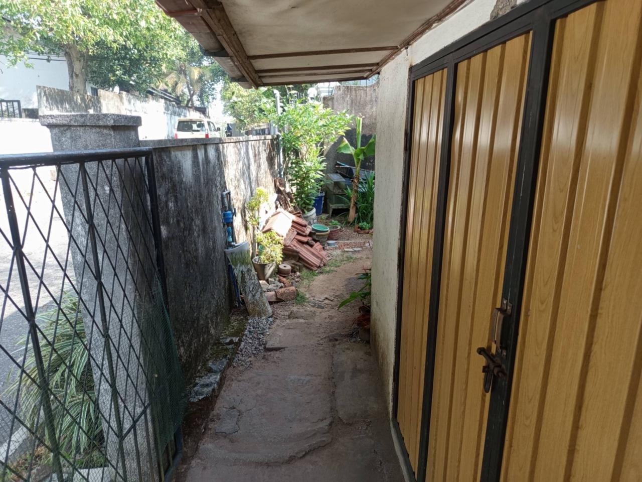 House with Land for sale in Battaramulla