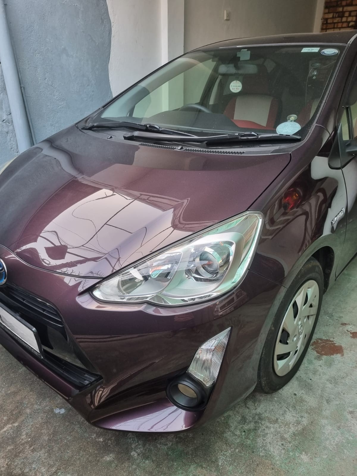 Toyota Aqua X-Urban 2015