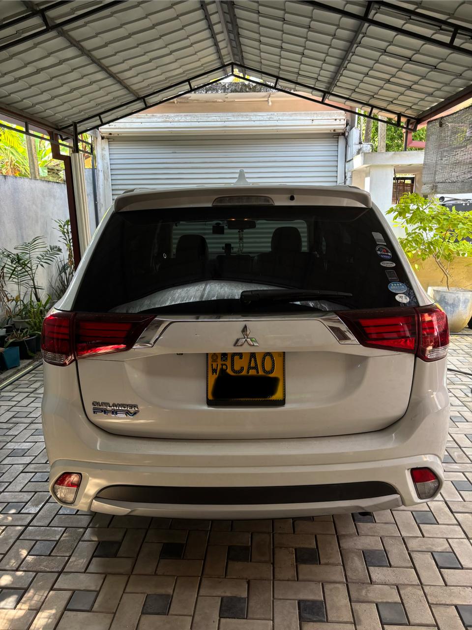 Mitsubishi Outlander PHEV 2015