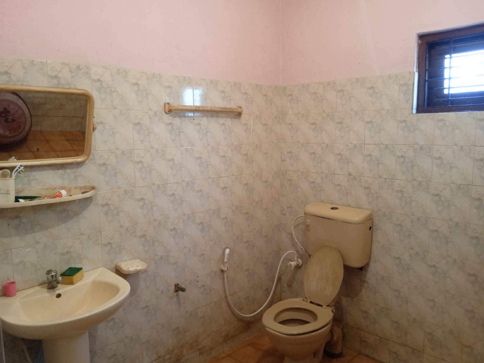 Ground Floor House with Furnitures for Rent Kalutara