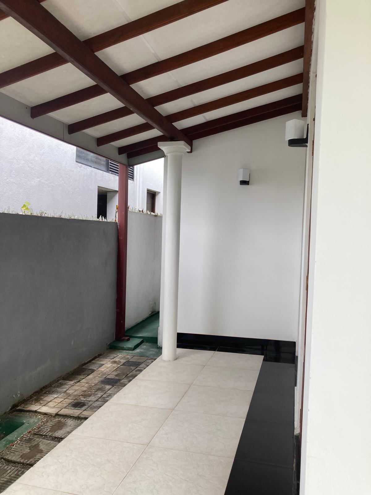 Land With House For Sale In Polgasowita