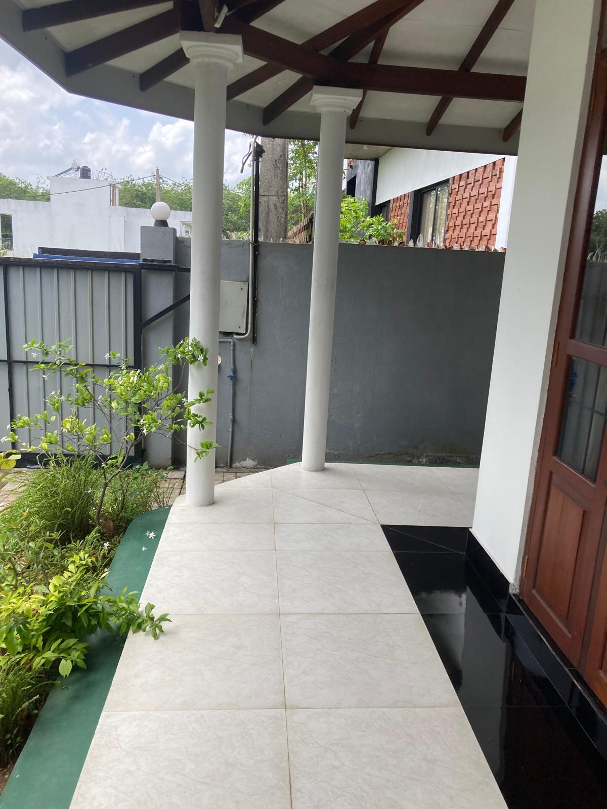 Land With House For Sale In Polgasowita