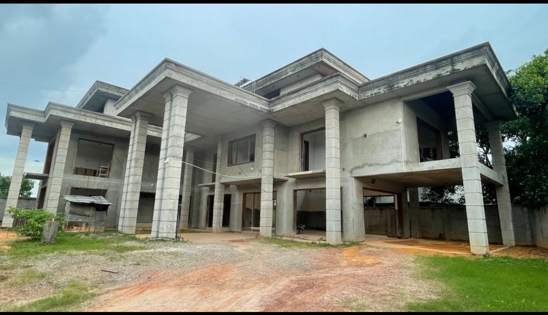 Land and House Sale in Rawatawatta