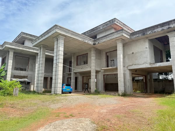 Land and House Sale in Rawatawatta