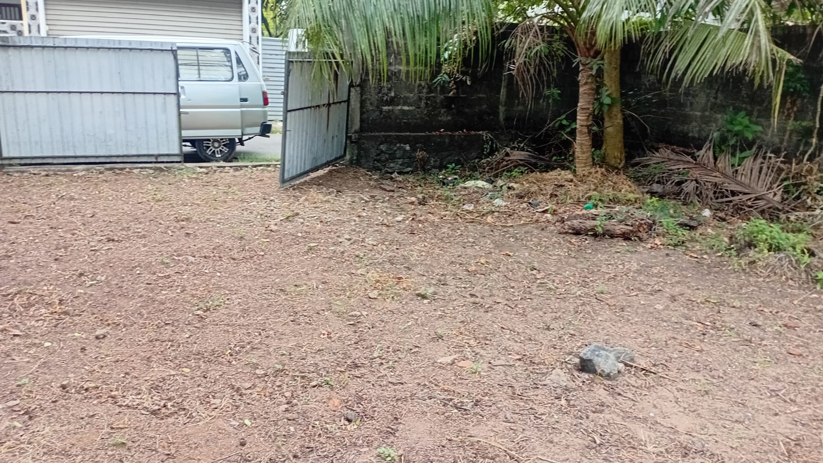 කැලණිය එක්සත් මාවතෙන් පදිංචියට ඉඩමක්