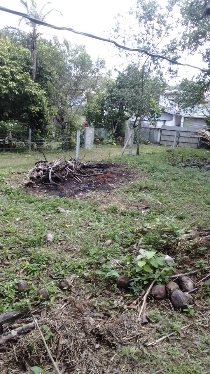 පර් 30 හැතරස් ඉඩම මාකොල දේවාල පාර