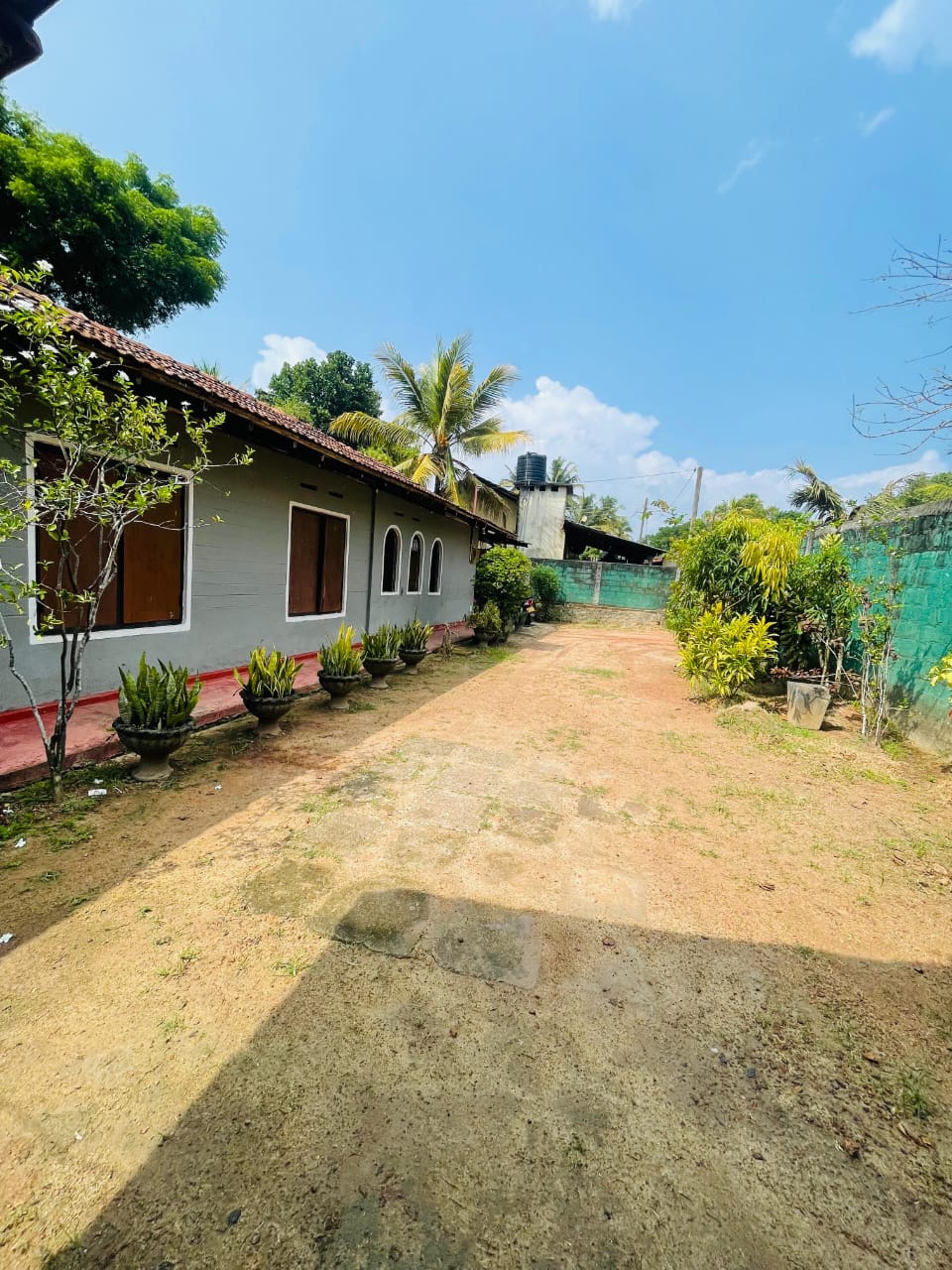 නිවසක් සමග ඉඩමක් විකිණීමට Pallawawa.