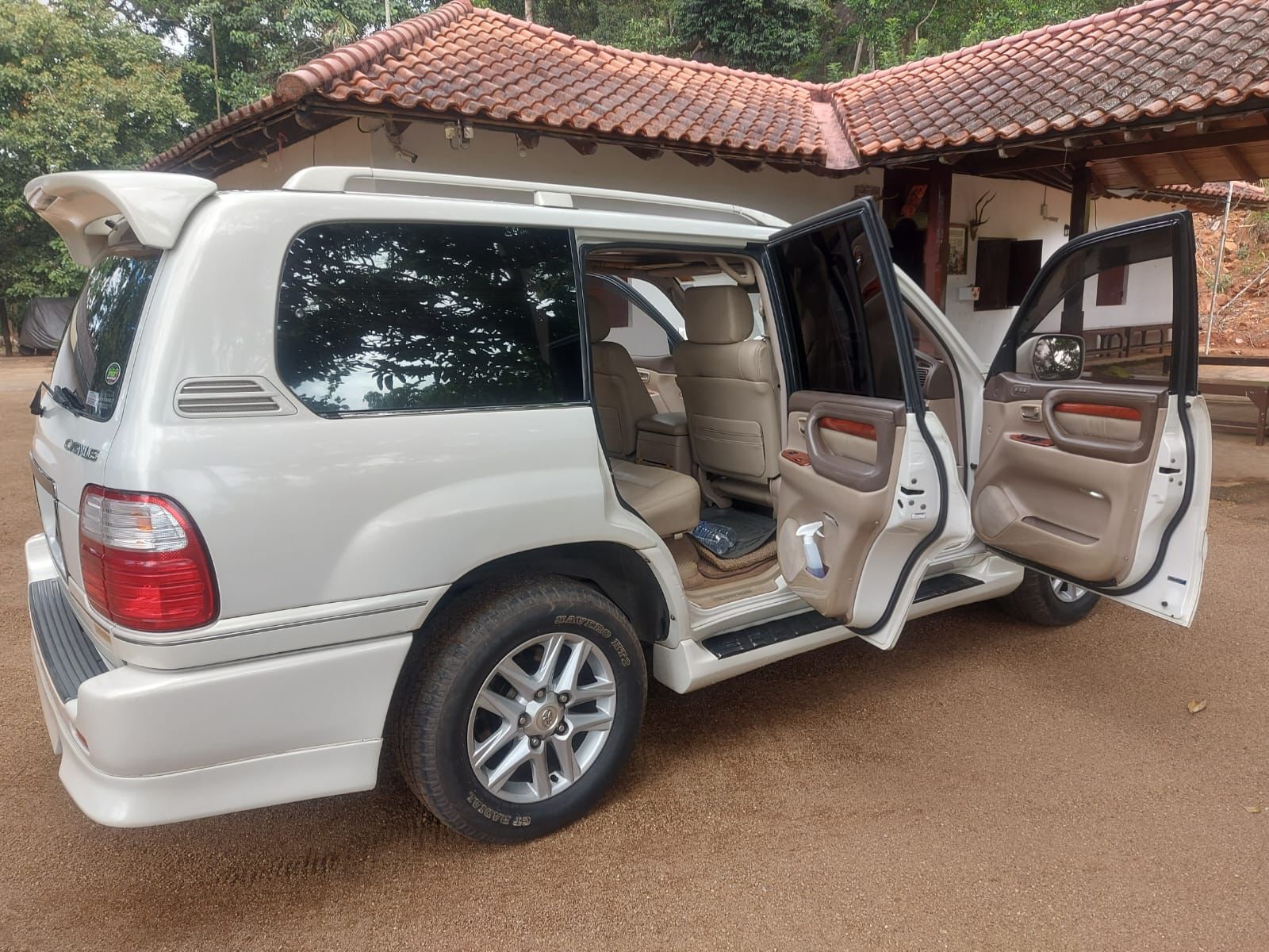 Toyota Land Cruiser Sahara 2000