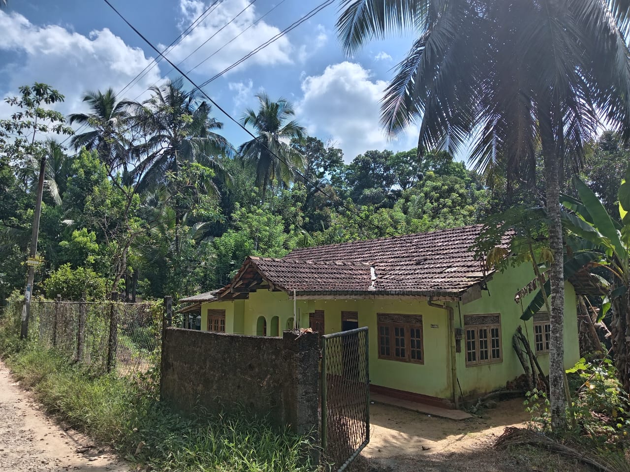Land with House for Sale – Puwakpitiya