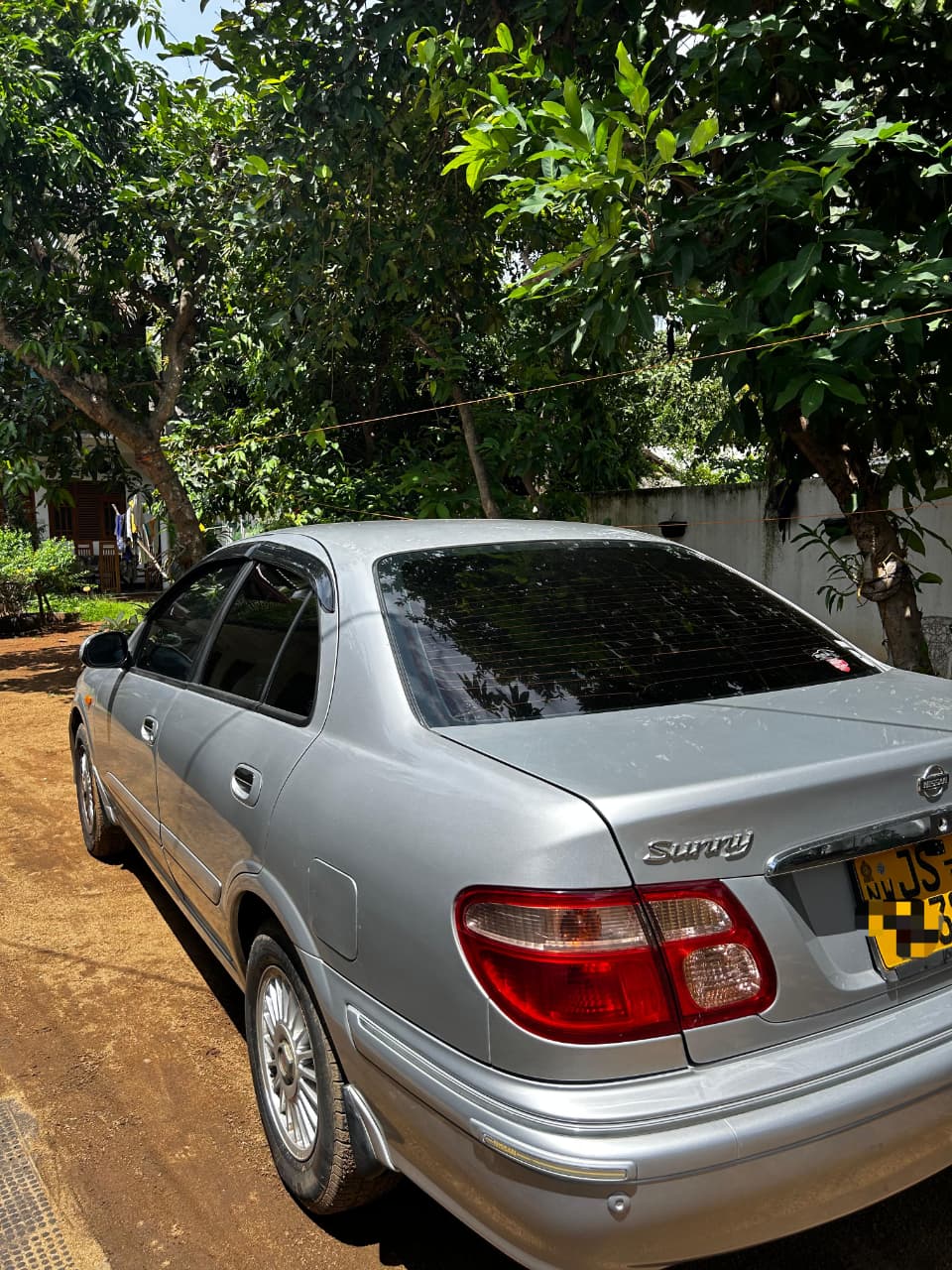 Nissan Sunny N16 2000