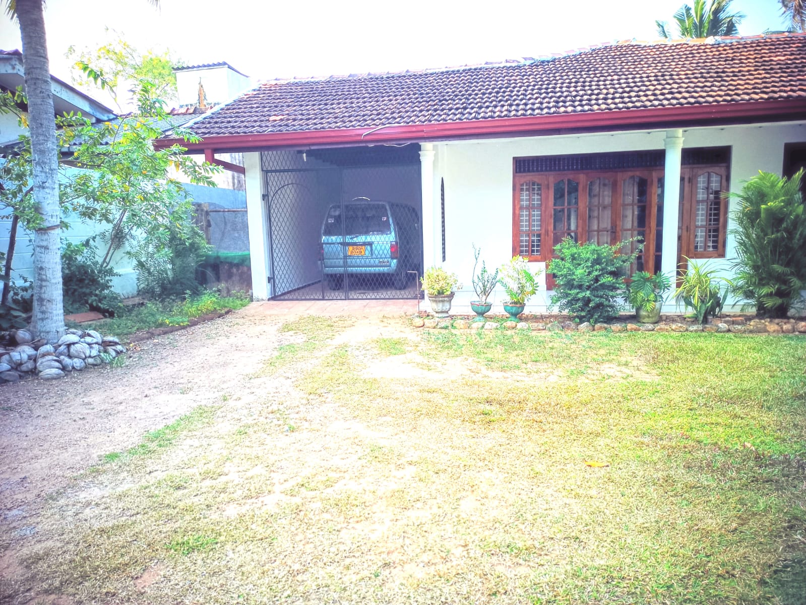 LAND WITH HOUSE FOR SALE IN PELAWATTE JUNCTION, BATTARAMULLA