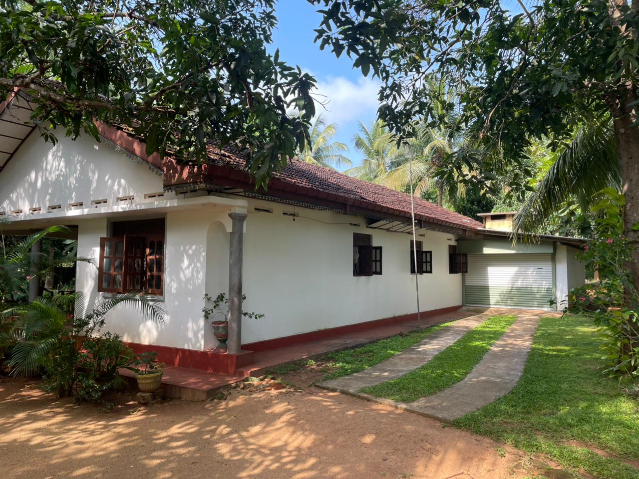 Land with House for Sale -කලාවැව