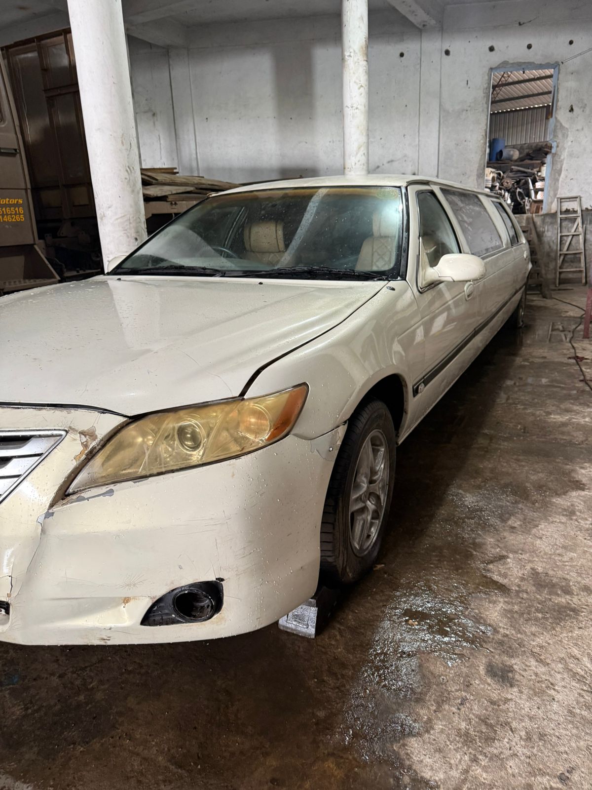 Ford Limousine 2004
