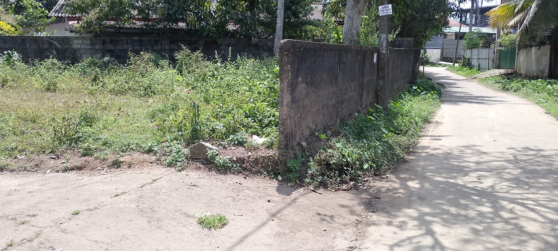 Land for Sale Dangedara, Infront of UKG Mahagedara
