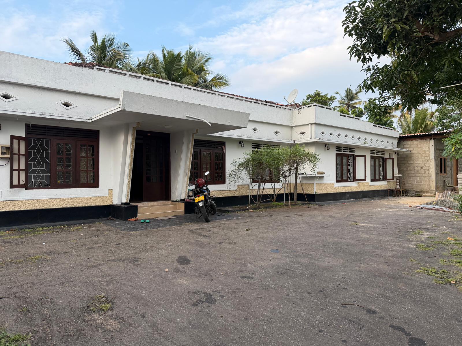2 Houses in The 33 Perches Land Galle