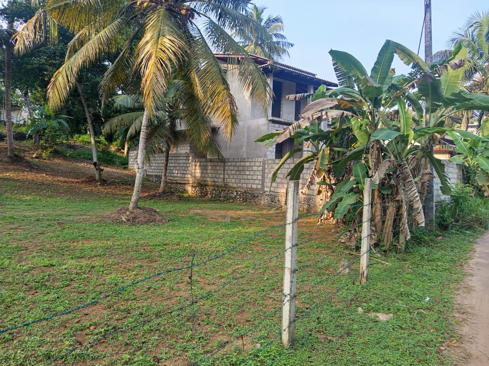 House and Land for Sale Denipitiya