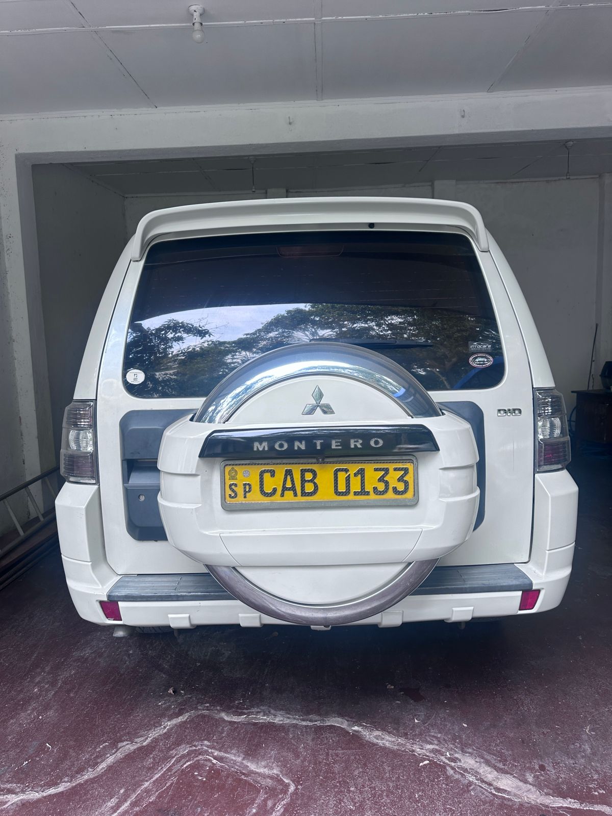 Mitsubishi Montero 2013