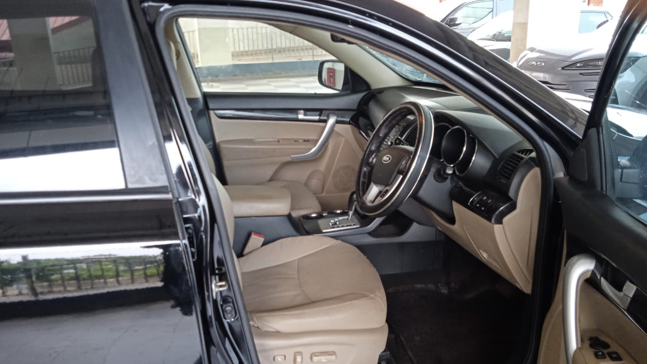 Kia Sorento AWD Full Options 2011