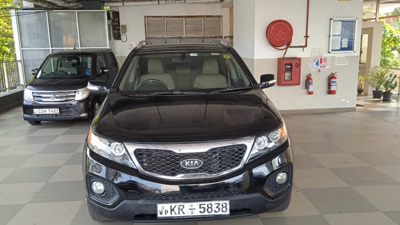 Kia Sorento AWD Full Options 2011
