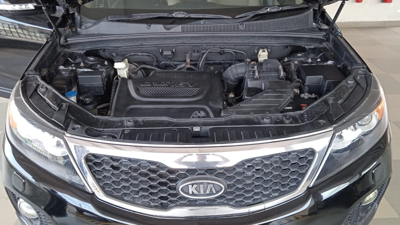 Kia Sorento AWD Full Options 2011