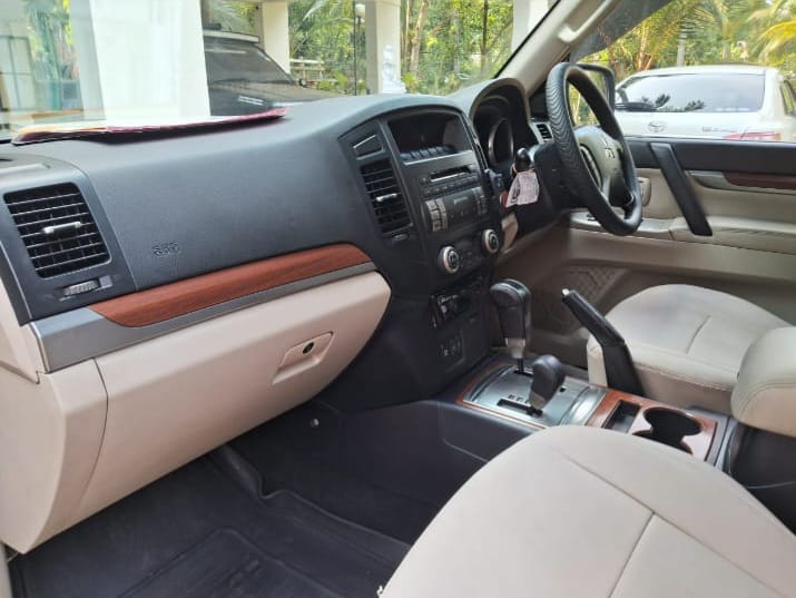 Mitsubishi Montero 2007