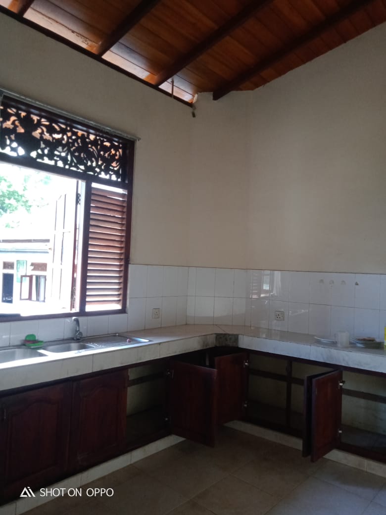 16-PERCH LAND WITH HOUSE FOR SALE IN YAKKALAMULLA, GALLE