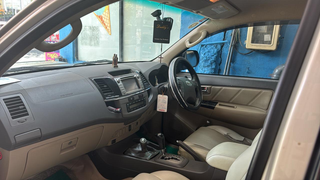 Toyota Fortuner 2013