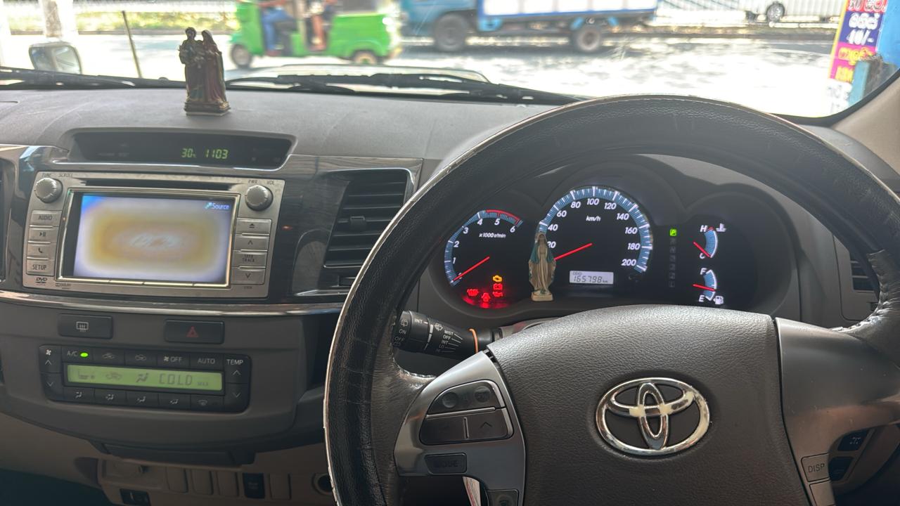 Toyota Fortuner 2013