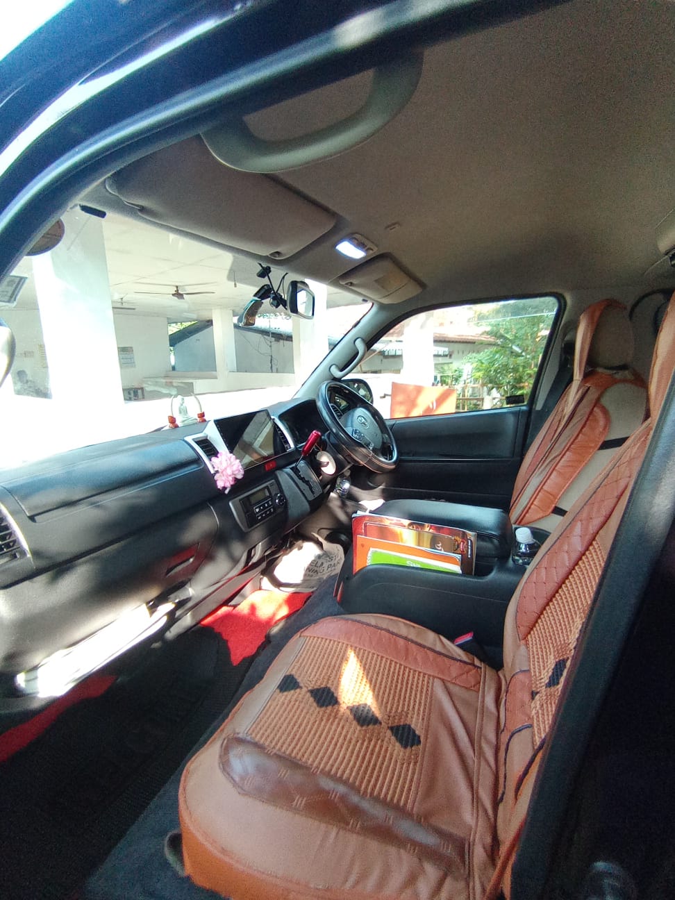 Toyota KDH 201 Dark Prime 2014