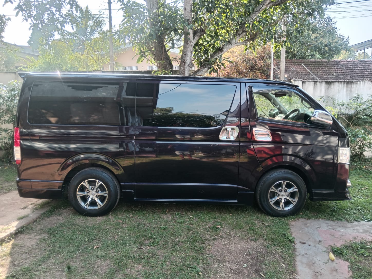 Toyota KDH 201 Dark Prime 2014