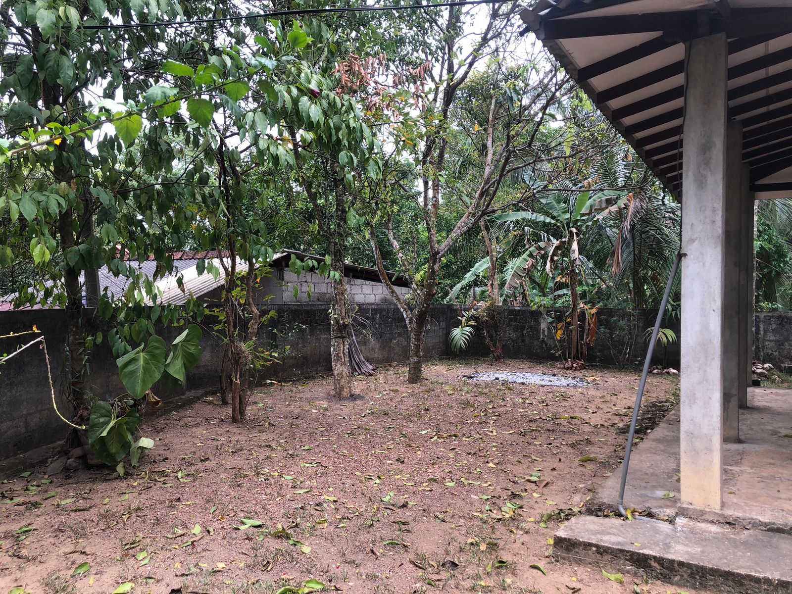 House with Land for Sale Weliweriya