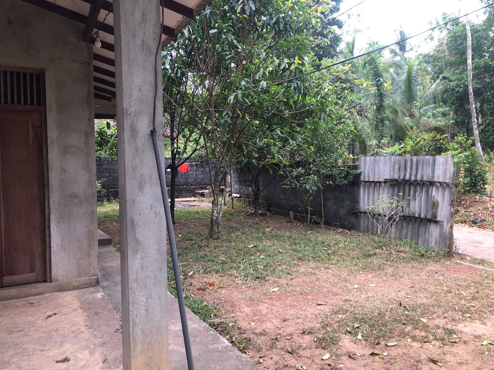 House with Land for Sale Weliweriya