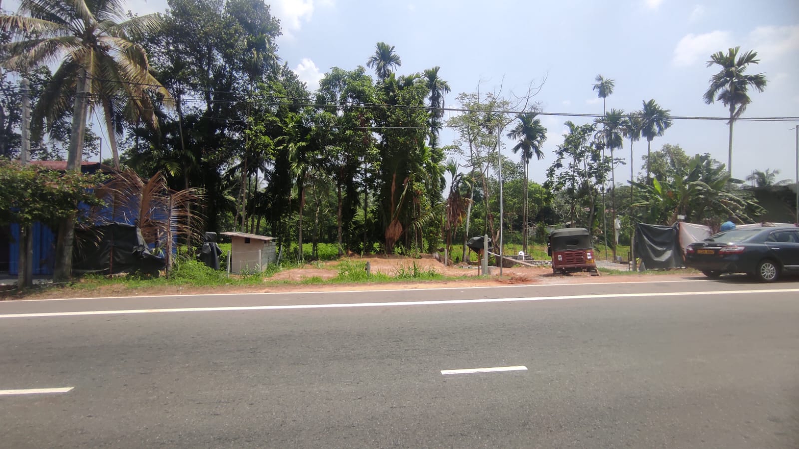 Prime Land for Sale – 120 Bus Road, Kahathuduwa