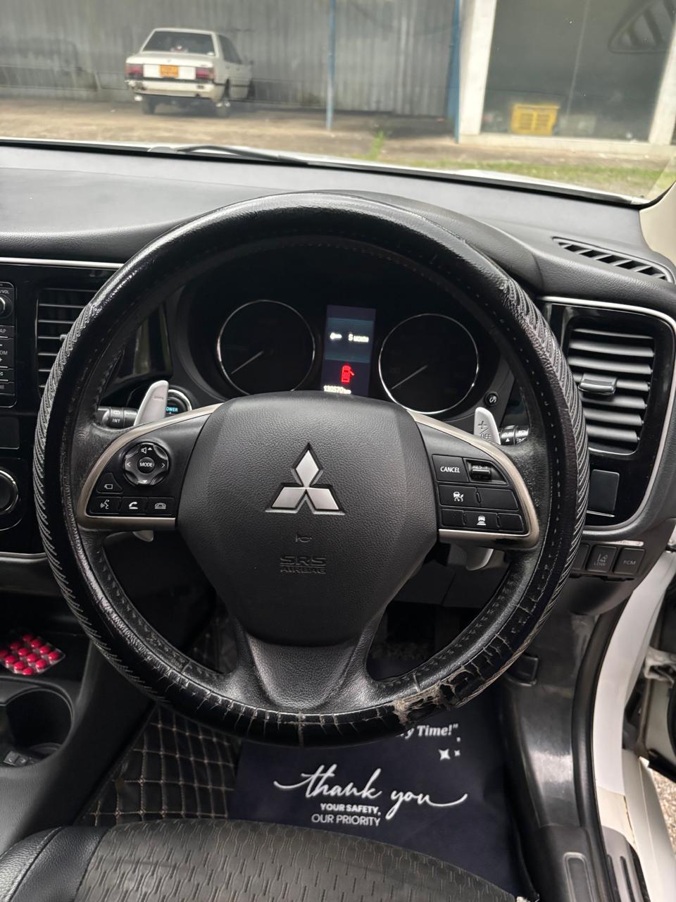 Mitsubishi Outlander PHEV 2015