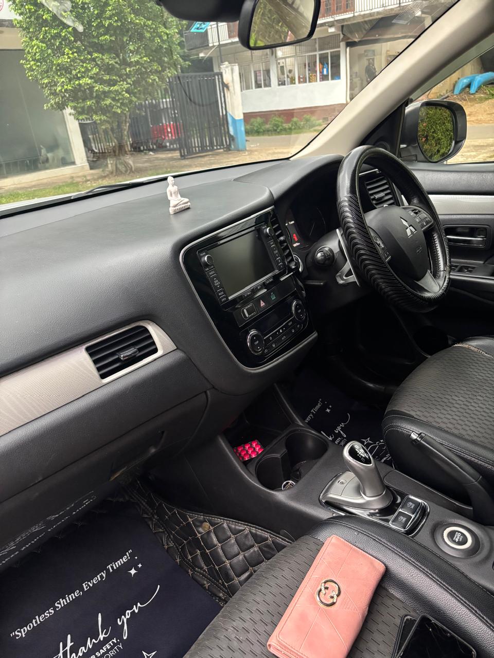 Mitsubishi Outlander PHEV 2015