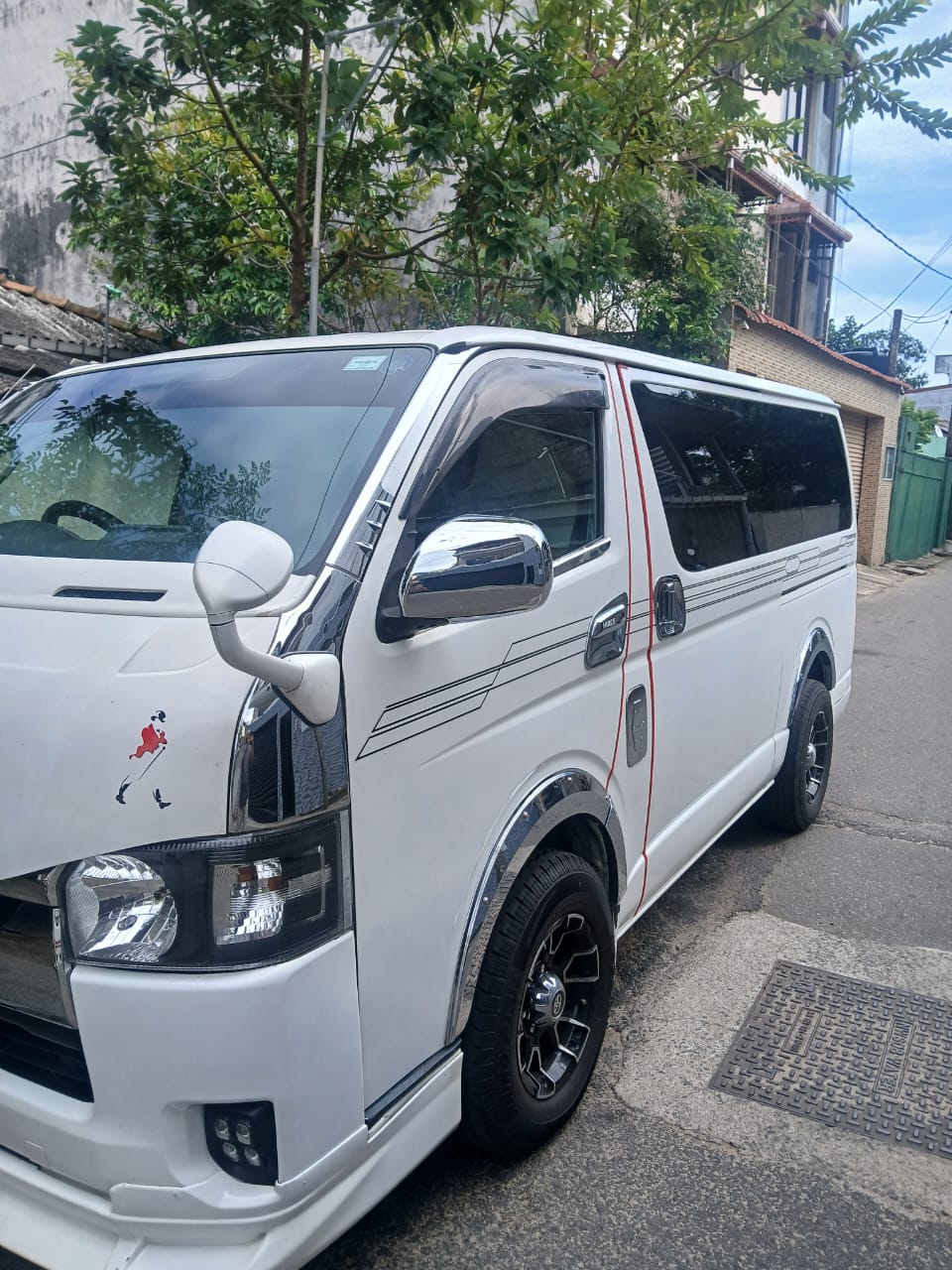 TOYOTA KDH 205 VAN FOR SALE