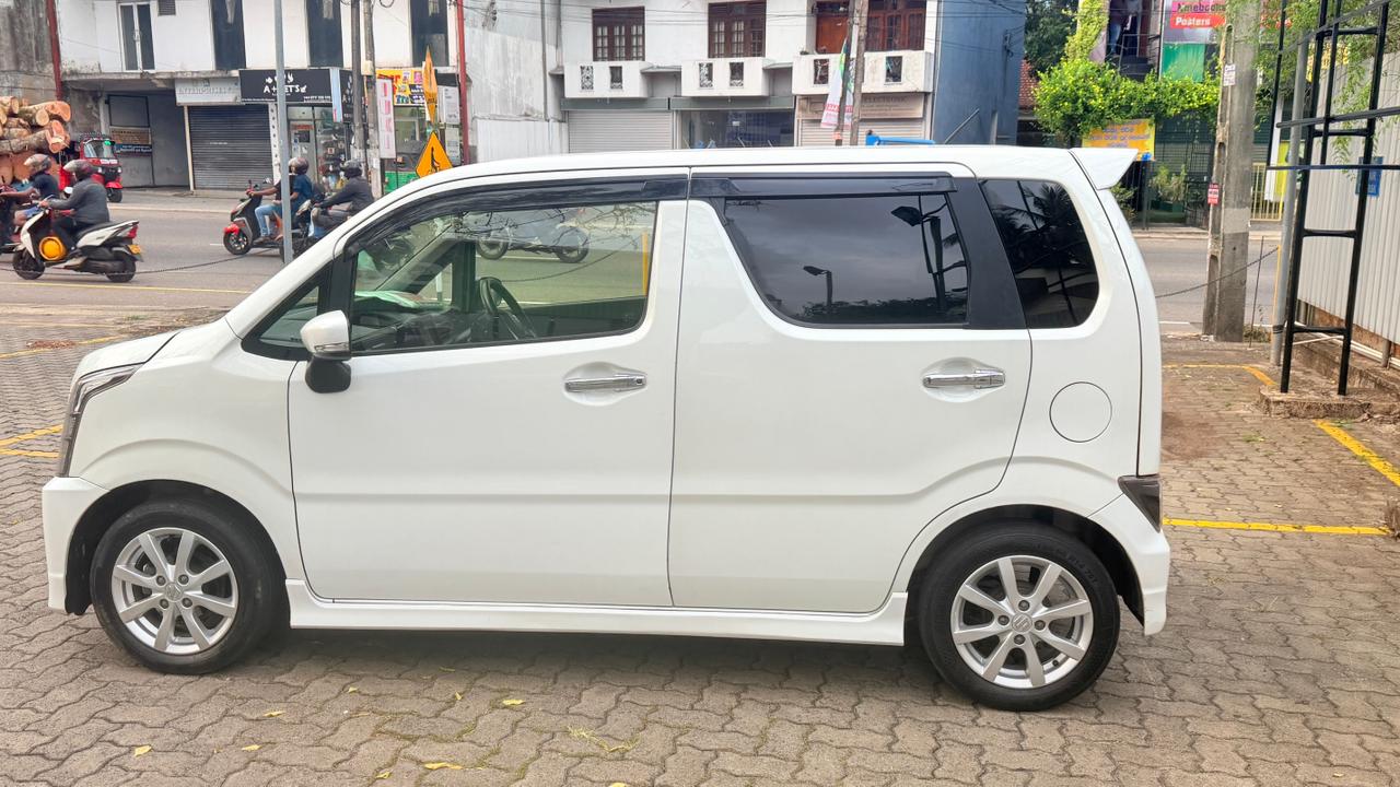 Suzuki Wagon R Stingray MH55S (Original car)
