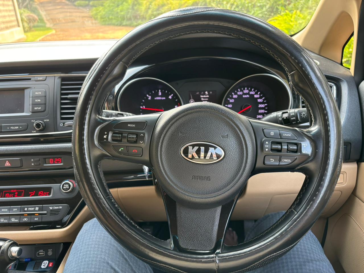 Kia Carnival 2015