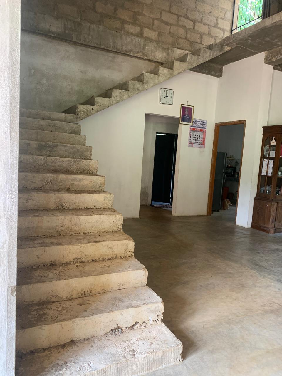 Land With House For Sale In Puwakpitiya
