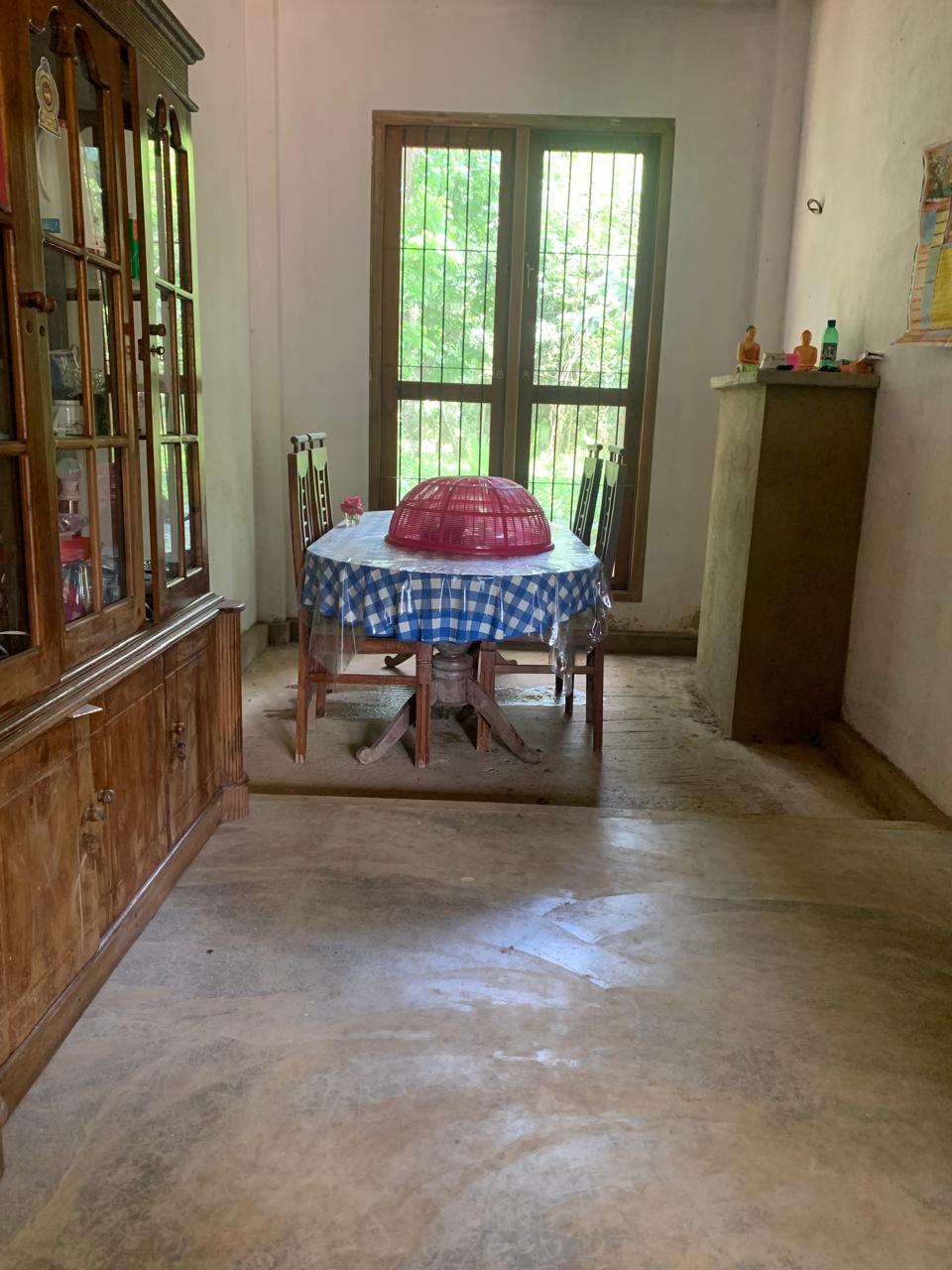 Land With House For Sale In Puwakpitiya