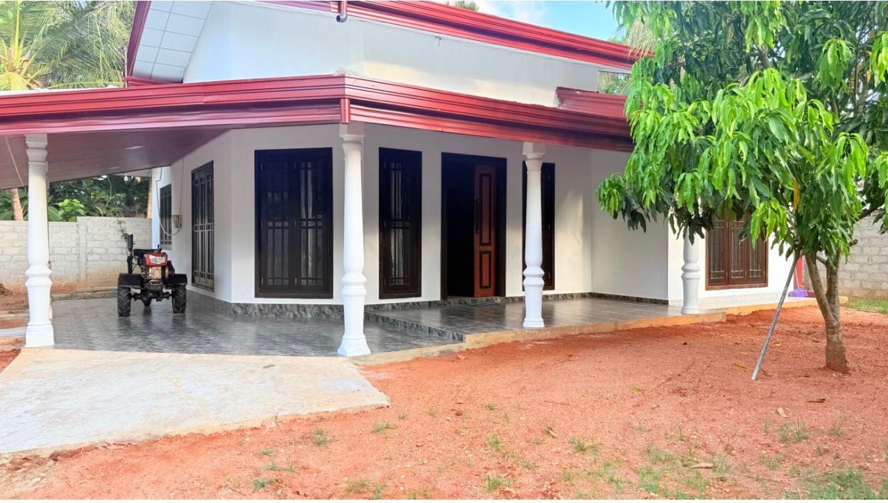 Brand New Luxury House Yodakandiya
