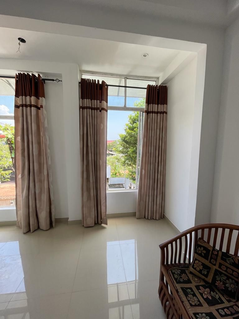 Spacious 4-Bedroom Three-Storey House for Sale in Ekala