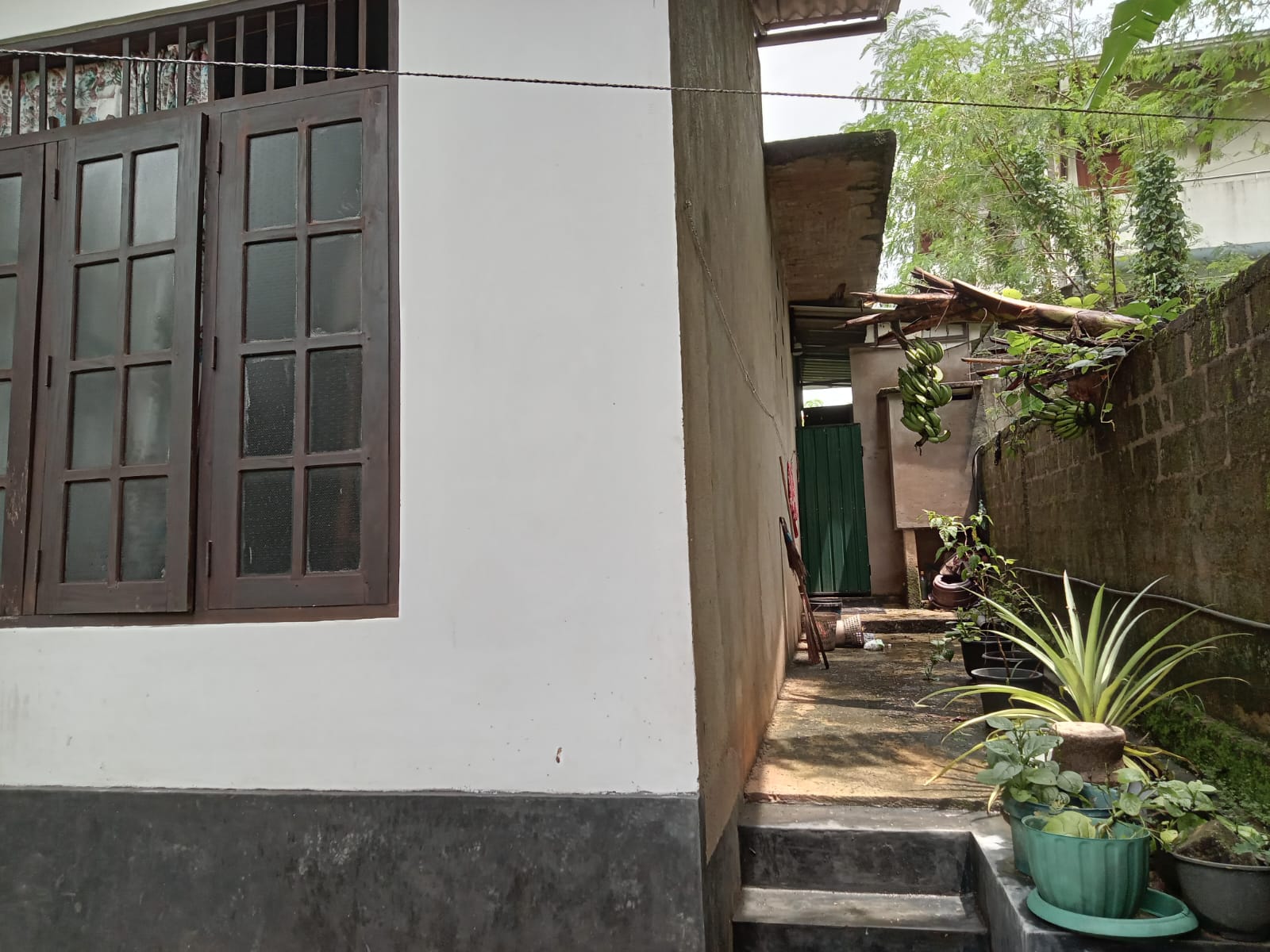 Land With House For Sale In Kuruwita
