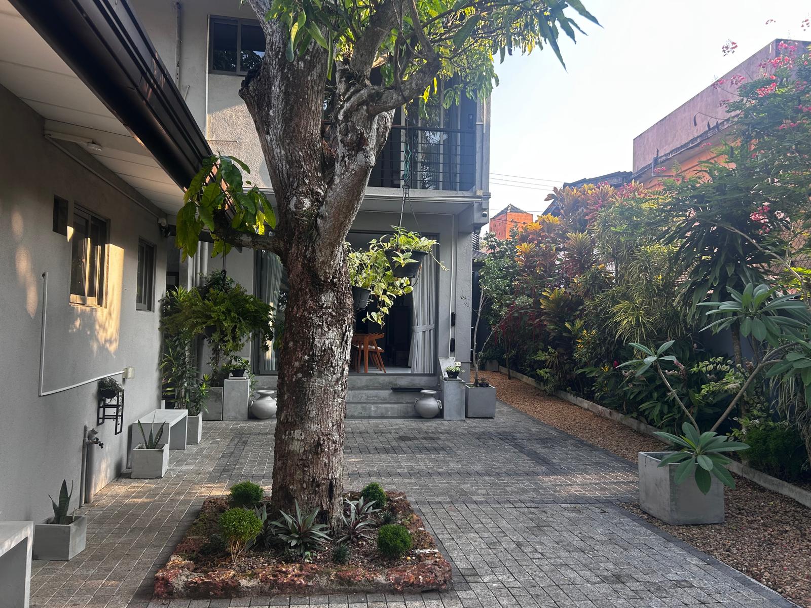 Two Storied Residential House with 18 Perch Land in Thalapathpitiya