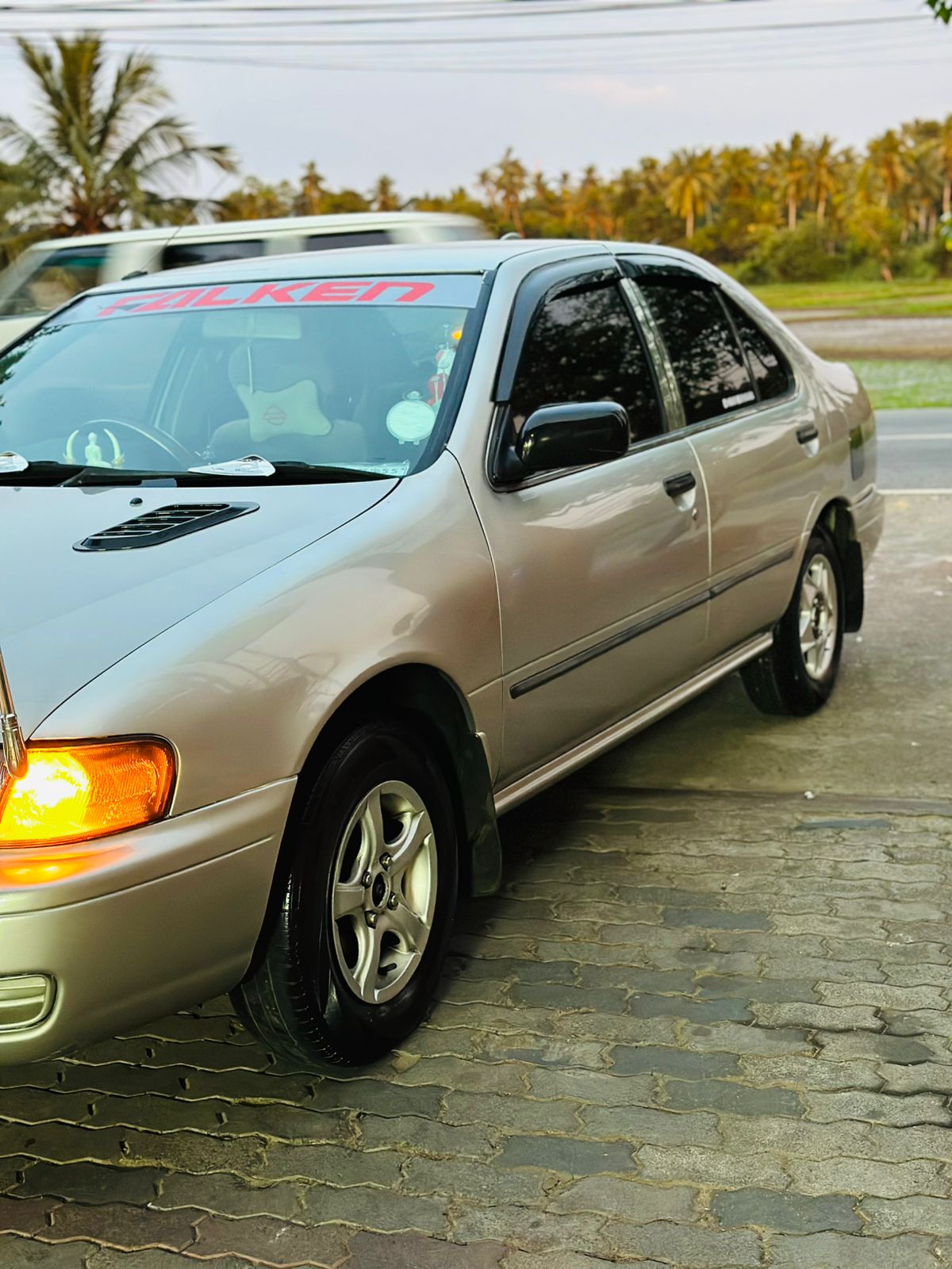 Nissan Sunny FB14 1996