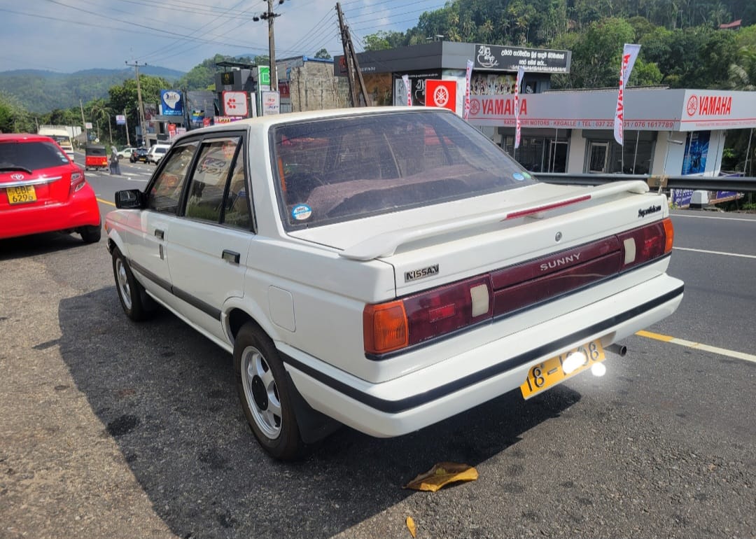 Nissan Sunny Trad 1988