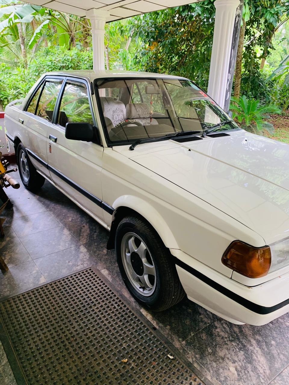 Nissan Sunny Trad 1988