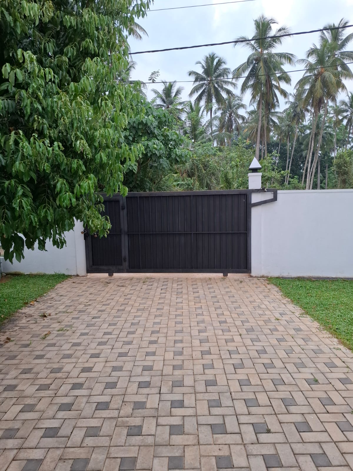 20-PERCH LAND WITH HOUSE FOR SALE IN KADAWATHA