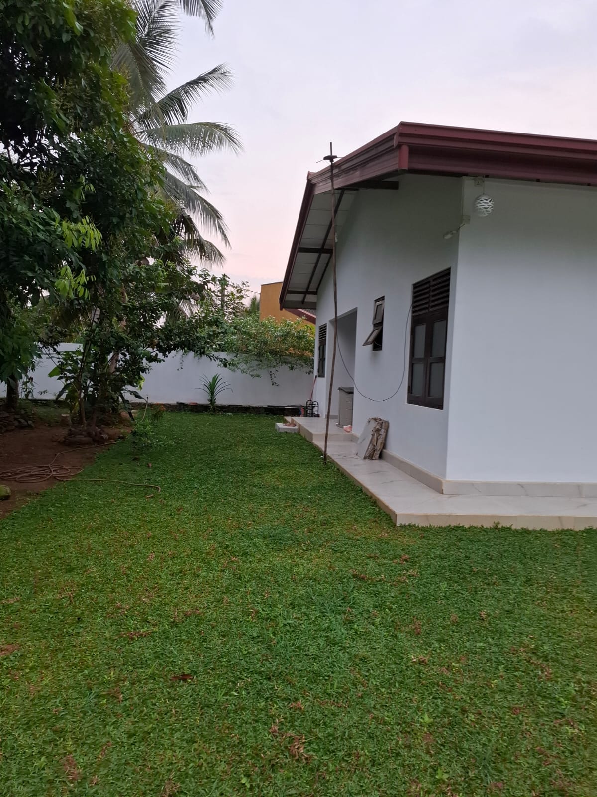 20-PERCH LAND WITH HOUSE FOR SALE IN KADAWATHA