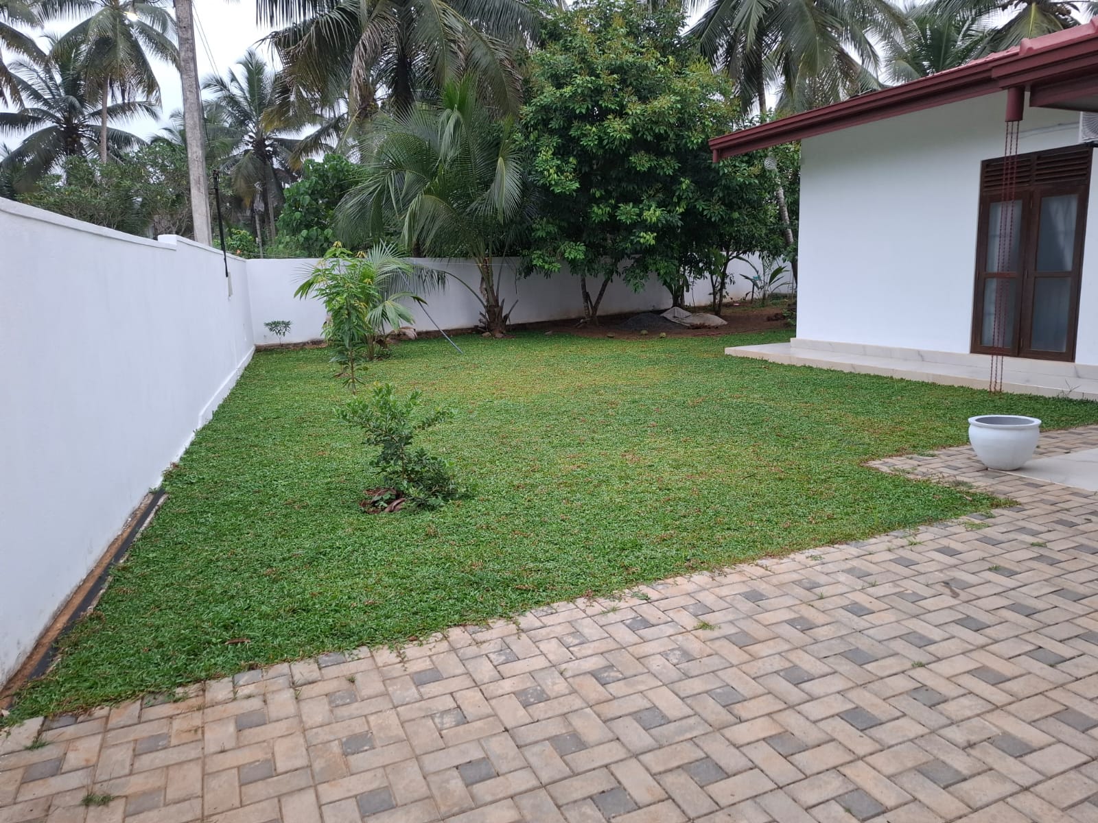 20-PERCH LAND WITH HOUSE FOR SALE IN KADAWATHA